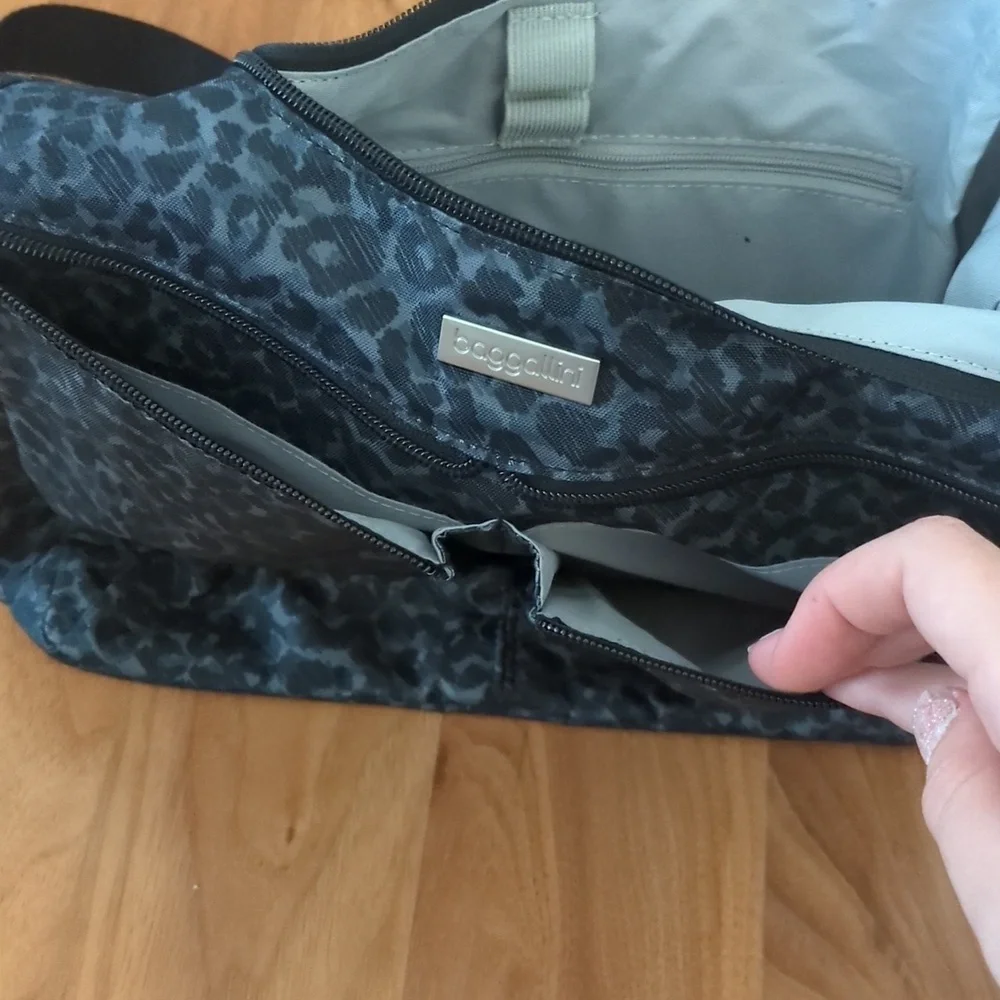 Baggallini Black Leopard Crossbody Bag - Picture 7 of 16